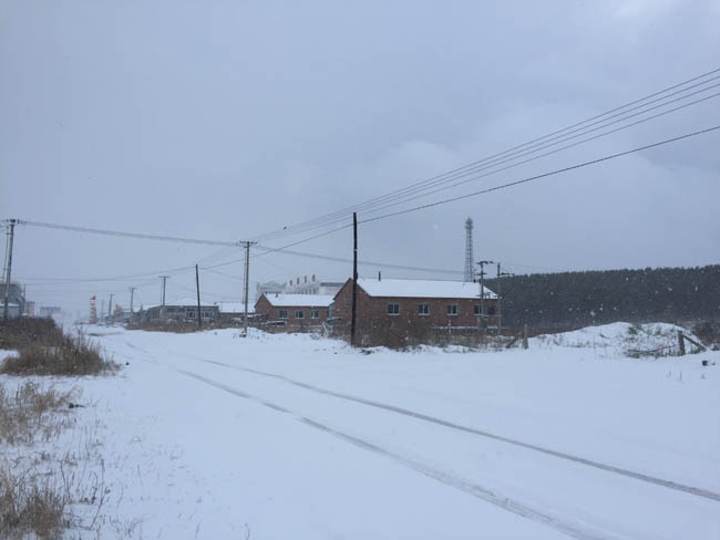 坝上下雪