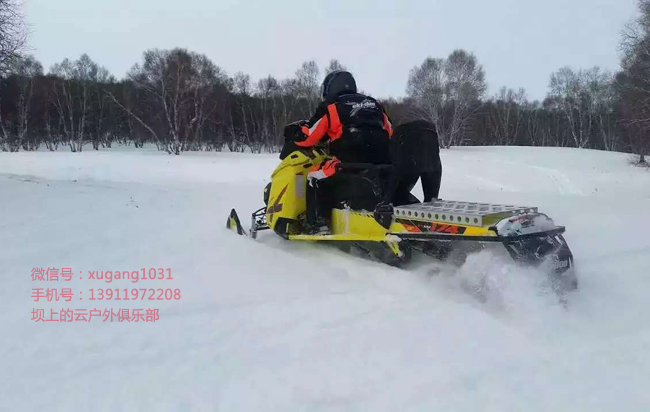 坝上雪地摩托