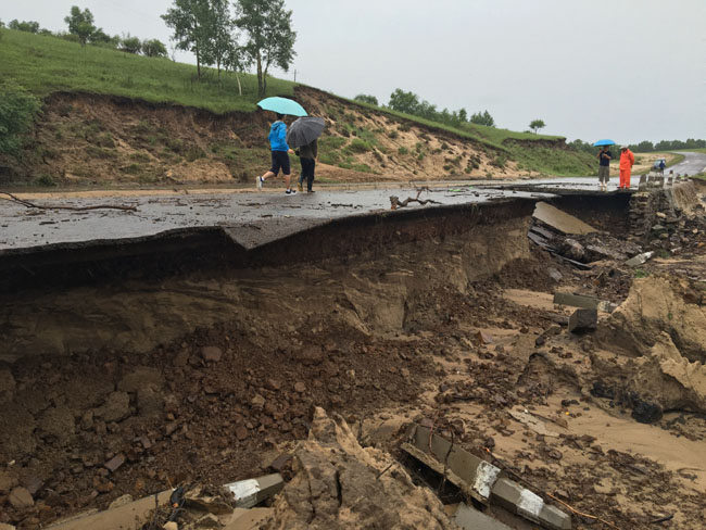 乌兰布统大水断路